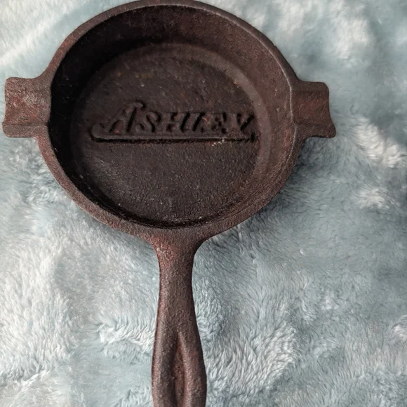 Country Skillet Cast Iron Mini Skillets - Black - Picture 3 of 5